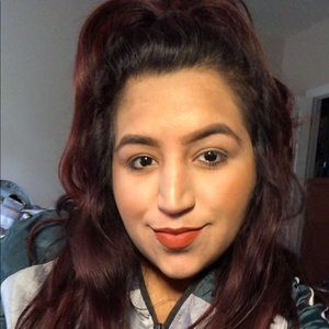 Meet your Posher, Eloisa